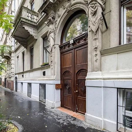 - Comfy - Relaxing Sleep Budapest