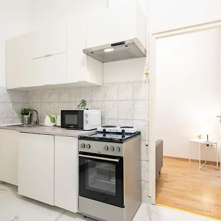 - Comfy - Relaxing Sleep Apartment