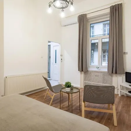 - Comfy - Relaxing Sleep Boedapest