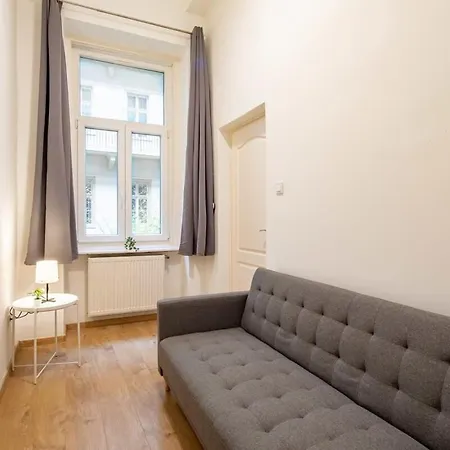 - Comfy - Relaxing Sleep Apartment