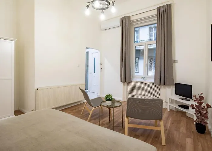 - Comfy - Relaxing Sleep Budapest